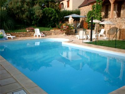 la piscine avec son escalier